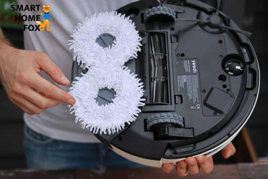 Крупный план нижней части робота для уборки Yeedi Mop 